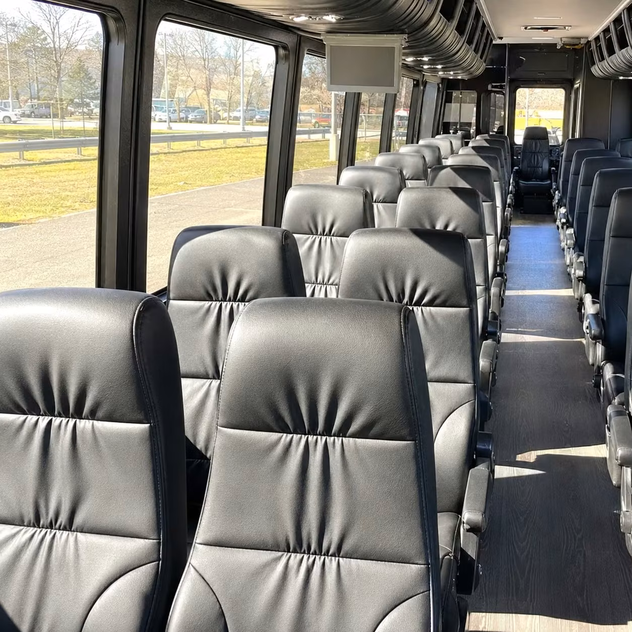 bakersfield 25 passenger minibus rental