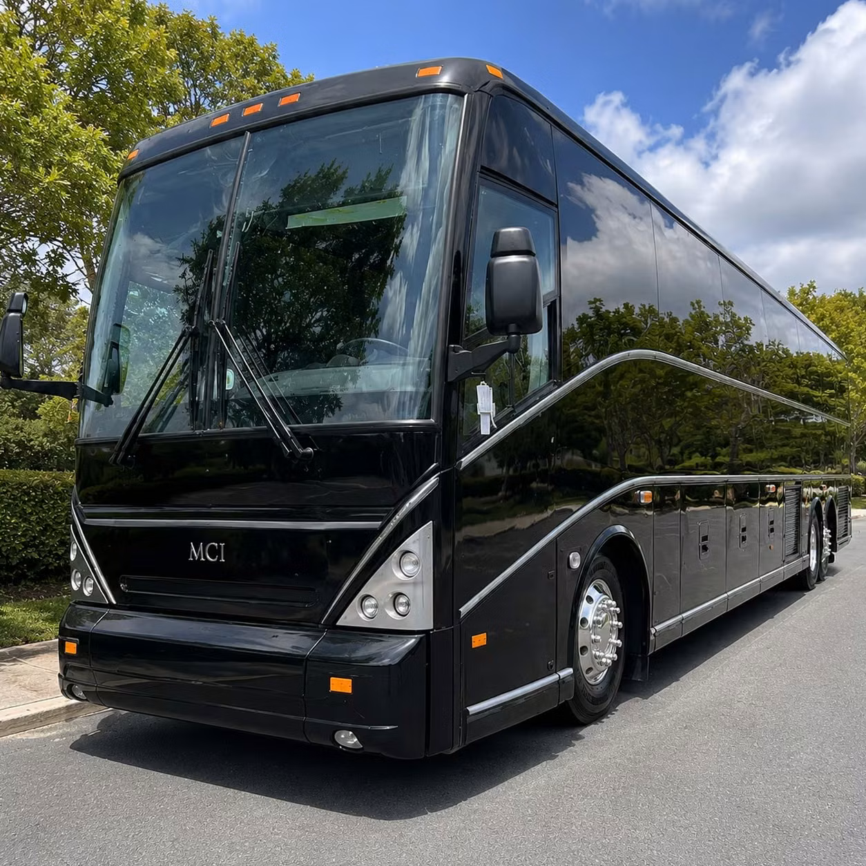 bakersfield employee shuttle services for commuters and corporate campuses