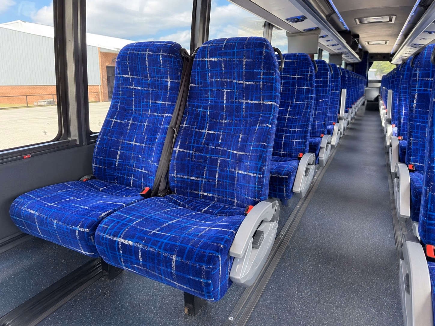 charter buses for bakersfield condors games at mechanics bank arena